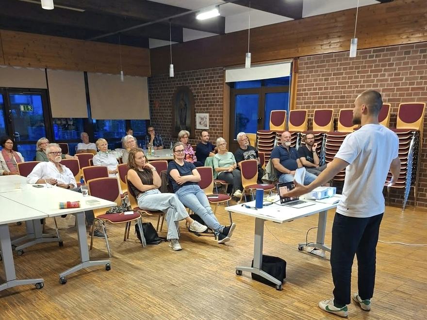 Voller Saal beim Mitmachabend im Pfarrheim in Diez